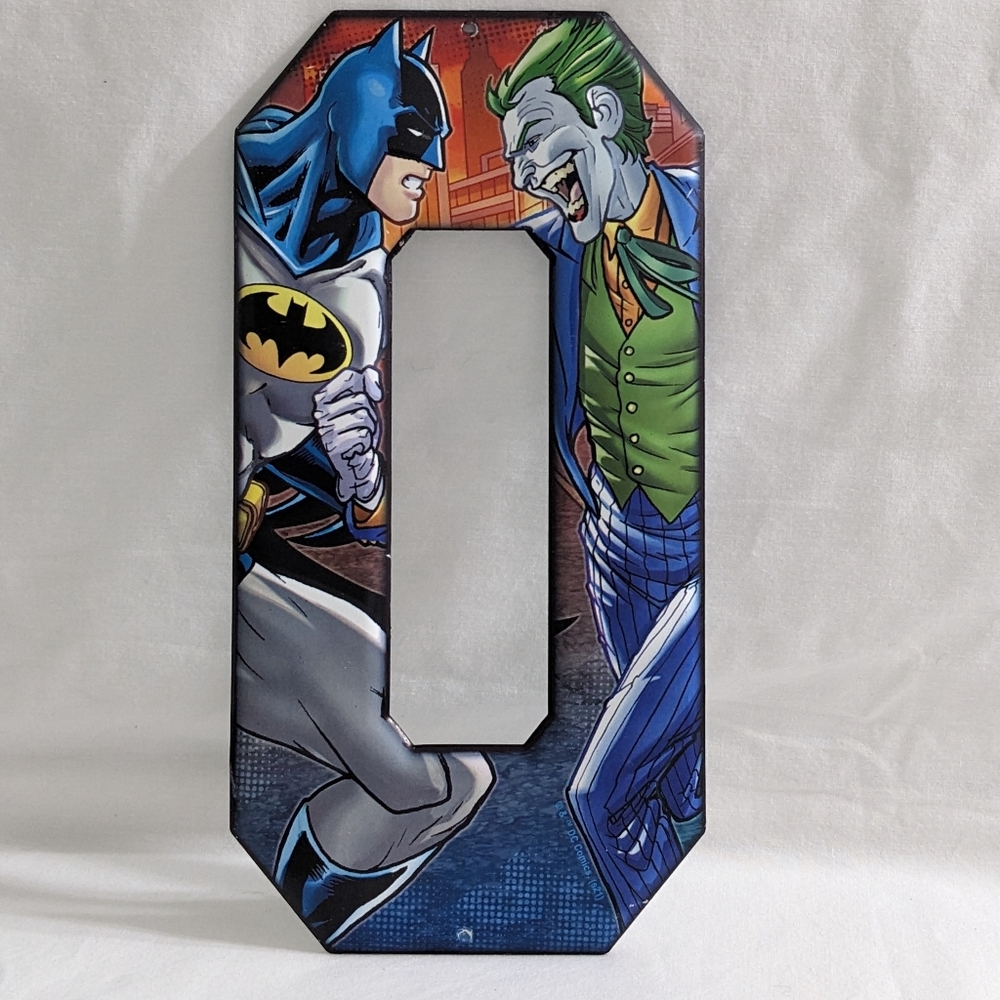 DC Comics Batman and Joker Metal Letter O Wall Decor, NWT